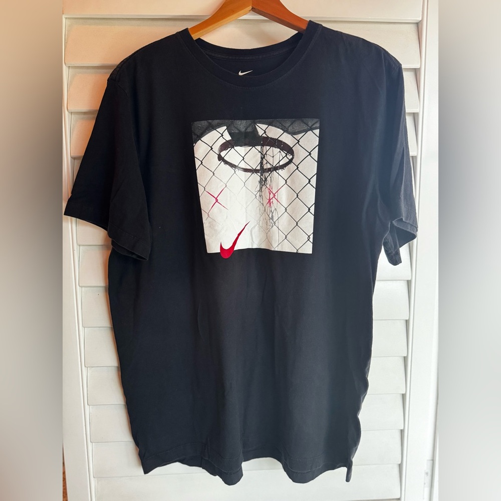 Nike Men's Black and White Basketball Graphic Tee